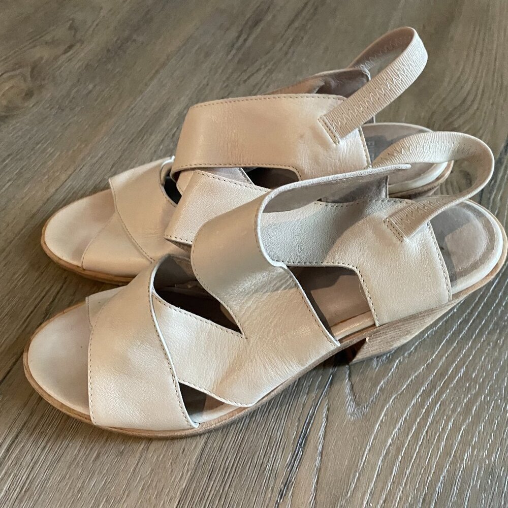 Eileen fisher Women's Ivory Lether Strappy Sling Back Sandal Block Heel 9.5!